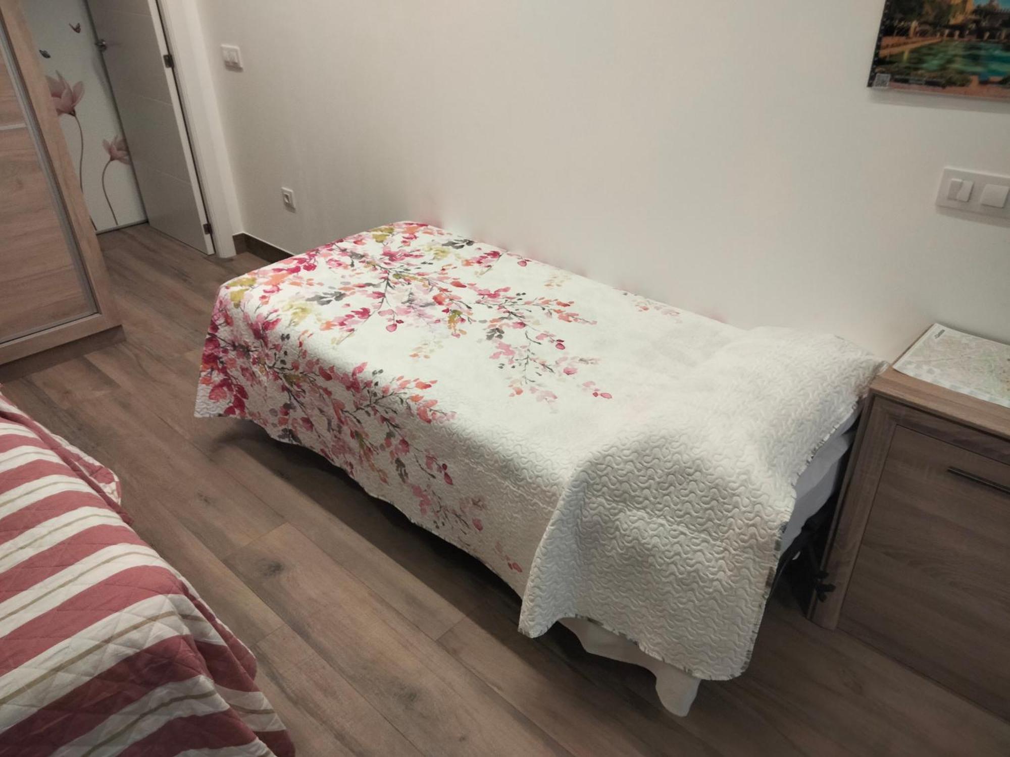 Loft La Calahorra Del Bere Con Posibilidad De Aparcamiento Pregunta Por El Pack Mas Amor Córdoba Eksteriør billede